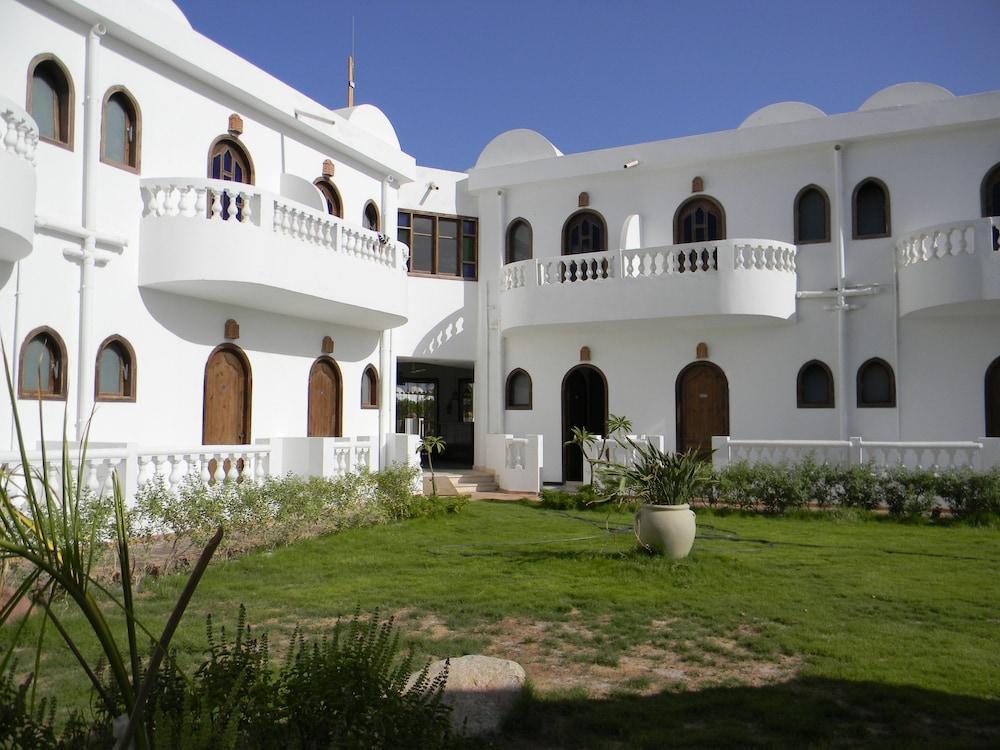 Blue Beach Club Dahab Bagian luar foto