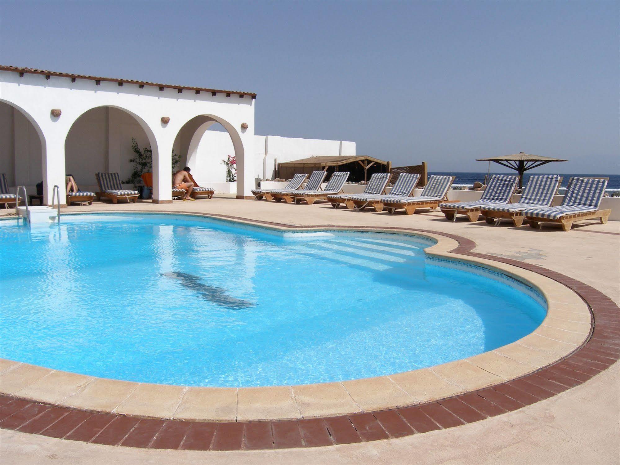 Blue Beach Club Dahab Bagian luar foto